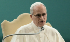 Pope Leo XIV attends the International Conference “Raising Hope for Climate Justice” on the occasion of the 10th Anniversary of the Encyclical Laudato Si’ at Mariapolis Center in Castel Gandolfo on October 01, 2025 ( AFP / Tiziana FABI )