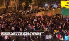 Géorgie : des dizaines de milliers de manifestants de nouveau dans la rue