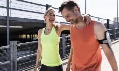 De nombreuses salles de sport proposent des offres réservées aux couples pour la Saint-Valentin. ( crédit photo : Getty Images )
