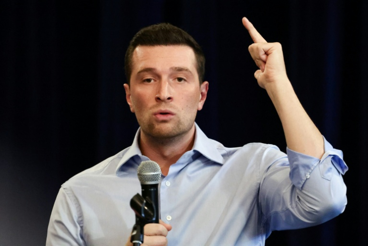 Le président du Rassemblement national Jordan Bardella à Breteuil, dans l'Oise, le 19 septembre 2026 ( AFP / Sameer AL-DOUMY )