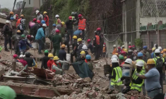 Venezuela: Des secouristes cherchent des survivants et des corps dans un bâtiment effondré