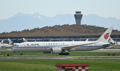 Un Boeing 787-9 Dreamliner d'Air China à l'aéroport de Pékin, le 6 juillet 2025 ( AFP / WANG Zhao )