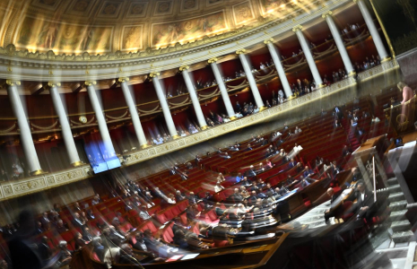 Le budget 2027 nécessiterait "davantage d'efforts" que ceux prévus dans le texte initial du gouvernement, a prévenu David Amiel, ministre de l'Action et des Comptes publics. ( AFP / JULIEN DE ROSA )