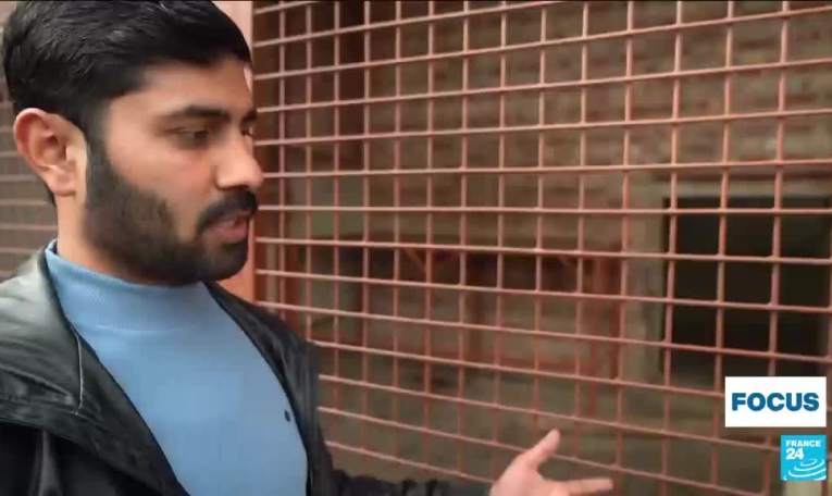 Pakistan : les influenceurs se taillent la part du lion, l'obsession des félins à la maison