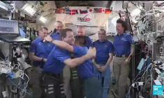 Une équipe russe arrive à l'ISS pour tourner le premier film en orbite