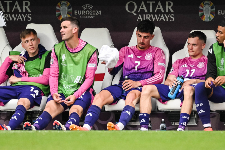Kai Havertz (Germany) und Florian Wirtz (Germany) enttaeusscht waehrend des Spiels der UEFA EURO 2024 - Gruppe A zwischen Deutschland und Ungarn, Arena Stuttgart am 19. June 2024 in Stuttgart, Deutschland. (Foto von Harry Langer/DeFodi Images) Kai Havertz (Germany) und Florian Wirtz (Germany) look dejected during the UEFA EURO 2024 - Group A match between Germany and Hungary at Arena Stuttgart on June 19, 2024 in Stuttgart, Germany. (Photo by Harry Langer/DeFodi Images) - Photo by Icon Sport