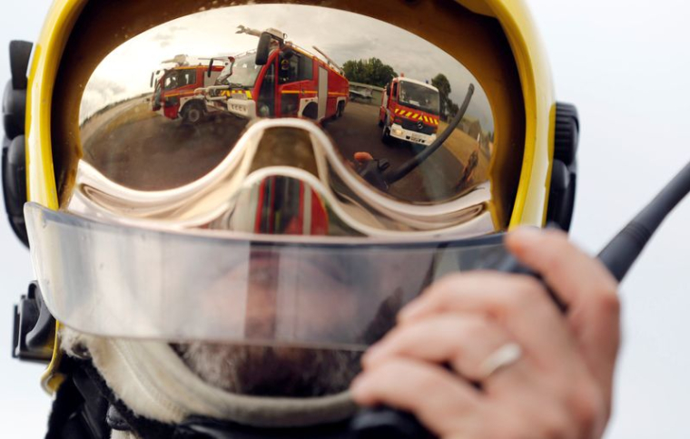 FRANCE: UN MORT DANS L'EFFONDREMENT D'UN IMMEUBLE DANS LE VAR