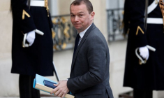 Deuxième session plénière du Conseil National de la Réfondation (CNR) au Palais de l'Elysée à Paris