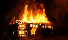 Le couple de retraités comptait sur son assurance pour que leur habitation soit reconstruite. (kolyaeg / Pixabay )