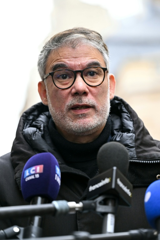 Le patron du Parti socialiste Olivier Faure à Paris le 22 décembre 2025 ( AFP / Bertrand GUAY )