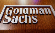 Le logo de la société Goldman Sachs est visible sur le parquet de la Bourse de New York