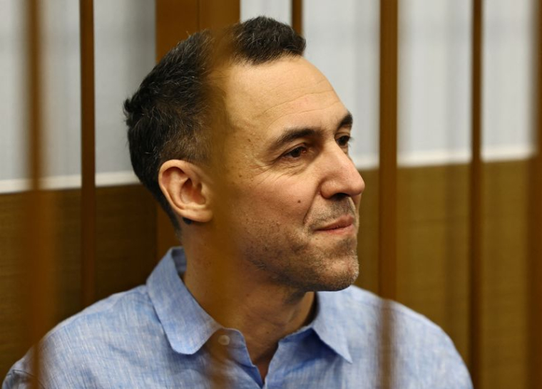 Le chercheur français Laurent Vinatier avant une audience au tribunal à Moscou