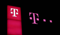 Photo d'archives du logo de Deutsche Telekom au siège de la société à Bonn