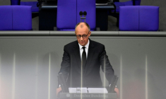 Le chancelier allemand Friedrich Merz prononce un discours au Bundestag, à Berlin, le 24 février 2026 ( AFP / John MACDOUGALL )