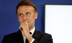 Le président français Macron au 55e salon de l'aéronautique et de l'espace à l'aéroport du Bourget, près de Paris