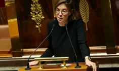 La ministre des Comptes publics, Amélie de Montchalin, lors d'une séance de questions au gouvernement à l'Assemblée nationale, le 23 décembre 2025 à Paris ( AFP / Thomas SAMSON )