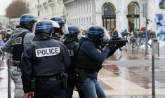 HEURTS ENTRE POLICE ET MANIFESTANTS À LYON