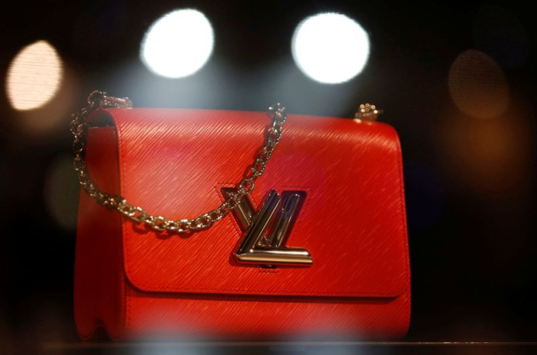LOUIS VUITTON ENVISAGE D'OUVRIR UNE PREMIÈRE BOUTIQUE "DUTY FREE" EN CHINE