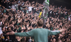 L'impressionnant cortège des fans de Hammarby avant le premier match de la saison