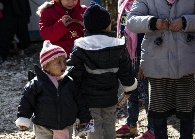 Des enfants, parmi lesquels deux Français, dans le camp de réfugiés d'al-Hol administré par les Kurdes, au nord-est de la Syrie, le 25 janvier 2020 ( AFP / DELIL SOULEIMAN )