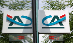 CRÉDIT AGRICOLE SA DÉPASSE LES ATTENTES AU 2E TRIMESTRE, ACTIVITÉ RECORD EN BFI