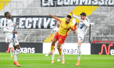 Lens tape le Paris FC et se place en haut de tableau