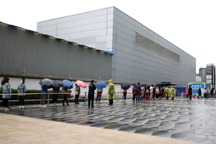 CORONAVIRUS: NOUVEAU DÉPISTAGE MASSIF À PÉKIN, PAS D'AMÉLIORATION À SHANGHAÏ