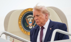 Donald Trump à Joint Base Andrews, aux États-Unis, le 23 juin 2026. ( GETTY IMAGES NORTH AMERICA / ANDREW HARNIK )
