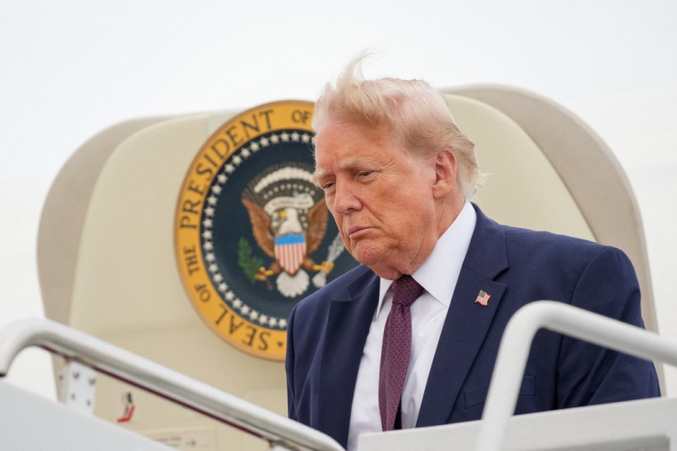Donald Trump à Joint Base Andrews, aux États-Unis, le 23 juin 2026. ( GETTY IMAGES NORTH AMERICA / ANDREW HARNIK )