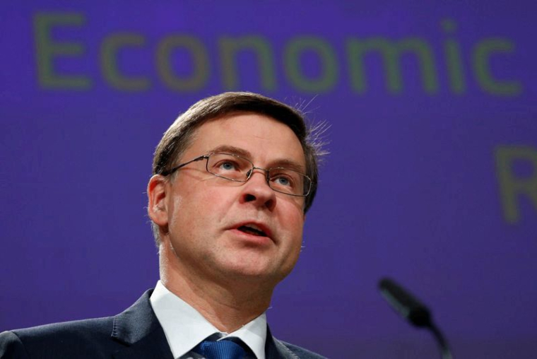 L'UE VA ASSOUPLIR DES RÈGLES PRUDENTIELLES POUR ENCOURAGER LE CRÉDIT