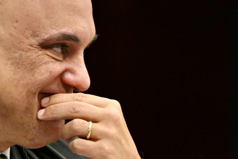 Le juge de la Cour suprême du Brésil, Alexandre de Moraes, avant le vote pour condamner ou acquitter l'ancien président d'extrême droite Jair Bolsonaro, le 10 septembre 2025 à Brasilia ( AFP / Evaristo Sa )