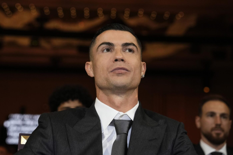 La statue de Cristiano Ronaldo brûlée à Madère