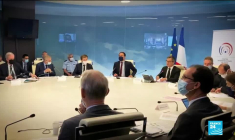 Panne des numéros d'urgence en France : Emmanuel Macron "très préoccupé"