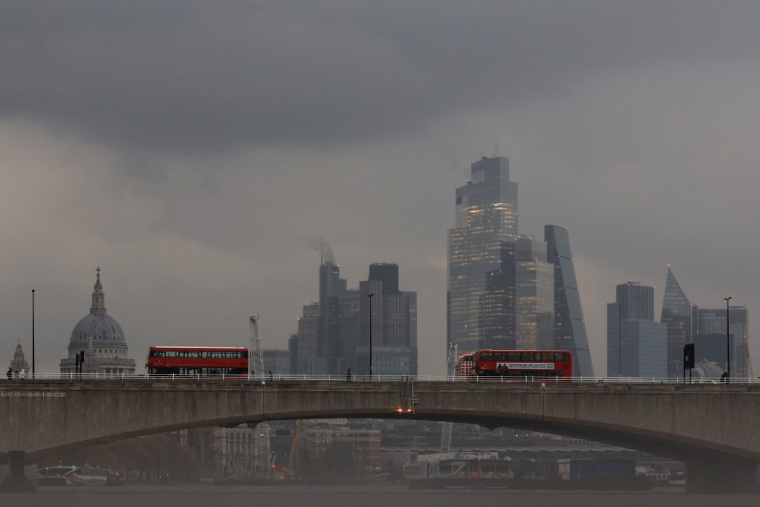 ( AFP / ADRIAN DENNIS )