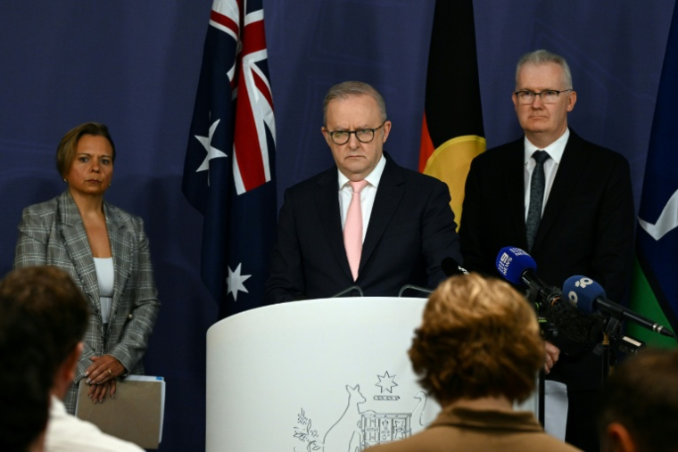 Le Premier ministre australien Anthony Albanese s'exprime lors d'une conférence de presse au sujet de l'attentat antisémite de la plage de Bondi, le 30 avril 2026 à Sydney ( AFP / Saeed KHAN )