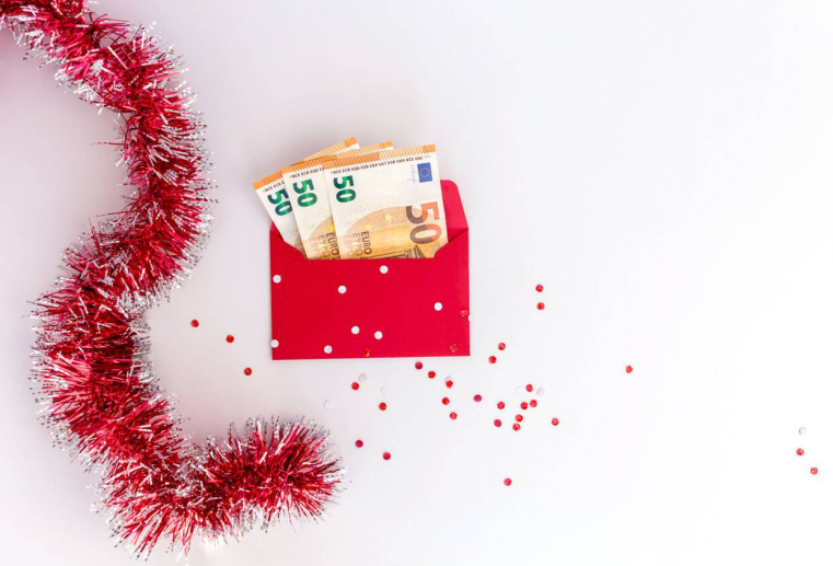 Pompiers, facteurs, concierges… quelles sommes offrir pour les étrennes ? / iStock.com - Elena Abrosimova