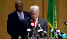 Etats-Unis : cinq policiers inculpés pour meurtre après la mort d'un Afro-Américain