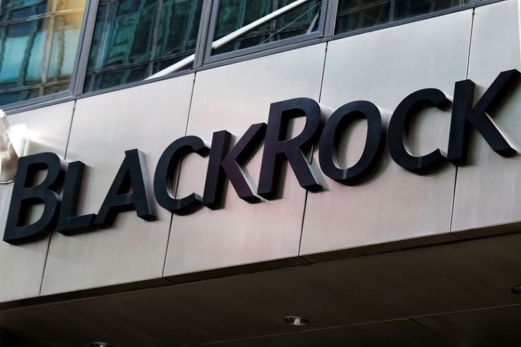 BLACKROCK BAT LES ESTIMATIONS AU PREMIER TRIMESTRE, NIVEAU RECORD D'ACTIFS SOUS GESTION