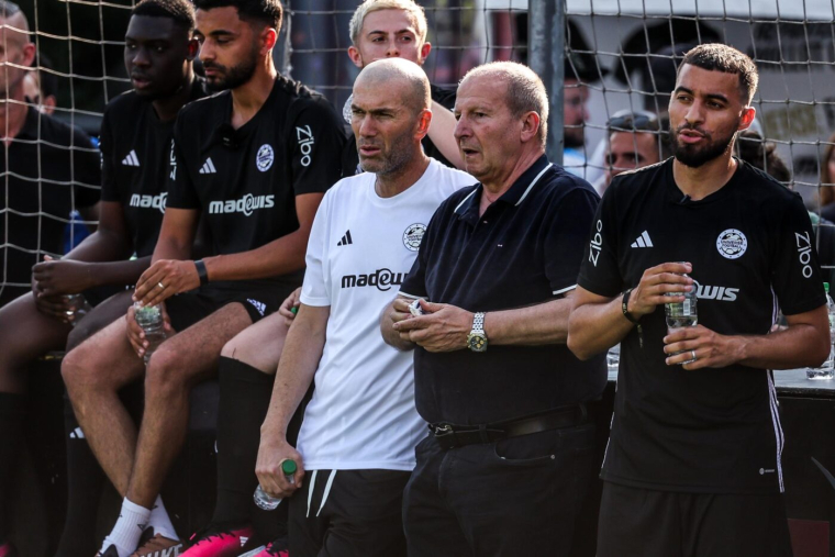 L'émotion de Zinédine Zidane après la disparition de Rolland Courbis
