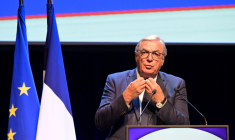 François Sauvadet  le 15 novembre 2024 à Angers lors des Assises des Départements de France ( AFP / Damien MEYER )