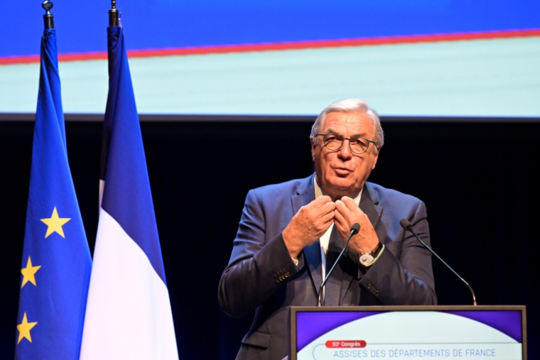 François Sauvadet  le 15 novembre 2024 à Angers lors des Assises des Départements de France ( AFP / Damien MEYER )