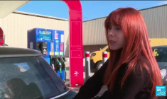 France : les files d'attente se poursuivent devant les stations-service