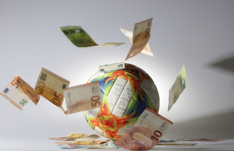 Un chiffre record de dépenses sur le mercato foot dans le monde en 2025