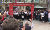 Entre équilibre et vitesse, la course des cafés anime Paris