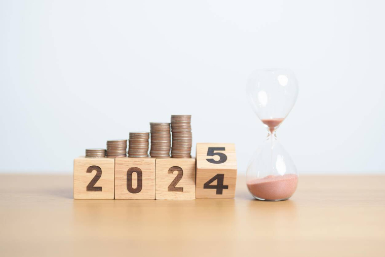 Calendrier fiscal 2025 pour les particuliers / iStock.com - Panuwat Dangsungnoen