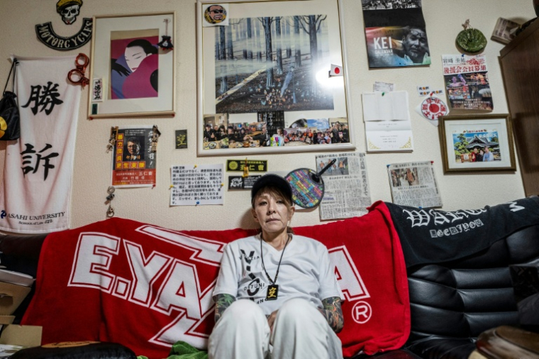Mako Nishimura, yakuza à la retraite, lors d'une interview avec l'AFP à sa résidence de Gifu, le 28 septembre 2025 au Japon ( AFP / Yuichi YAMAZAKI )
