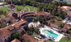 ÉTATS-UNIS: PLUS DE 300 DOCUMENTS CLASSIFIÉS RÉCUPÉRÉS AU DOMICILE DE TRUMP, SELON LA PRESSE