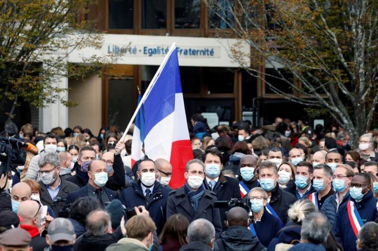 UN HOMMAGE NATIONAL SERA RENDU MERCREDI AU PROFESSEUR ASSASSINÉ À CONFLANS