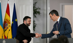 Pedro Sanchez et Volodymyr Zelensky à Madrid ce mercredi 18 mars. ( AFP / JAVIER SORIANO )