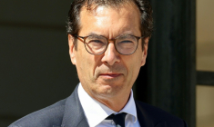 Le ministre du Travail Jean-Pierre Farandou  à la sortie du Conseil des ministres le 27 mai 2026 à Paris ( AFP / Ludovic MARIN )